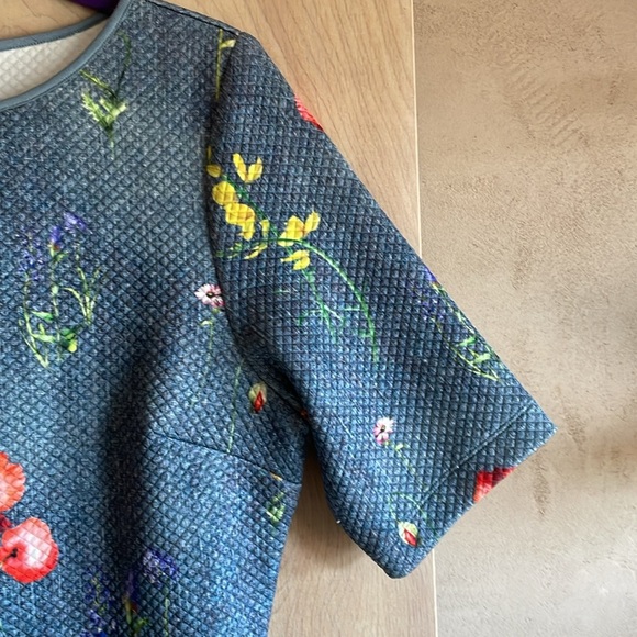 Margaret O’Leary Dress Blue Floral Quilted Sheath Dress Sz8 (M) - Picture 3 of 12